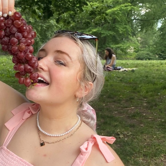 Meet your Posher, Hannah - Picture 3 of 4